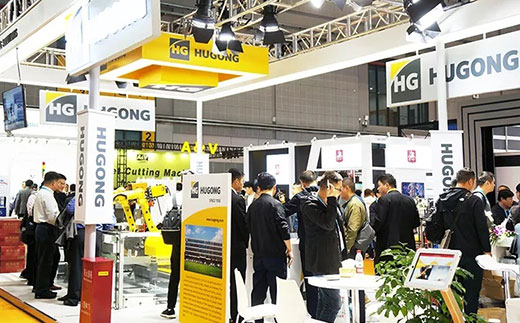 第二届进博会Z6尊龙旗舰厅意大利CEA展位智能焊接与切割云平台受到极大关注